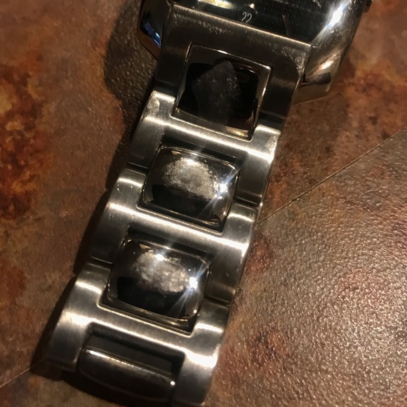 Silver w/ black face - Fossil women’s watch - Picture 3 of 7
